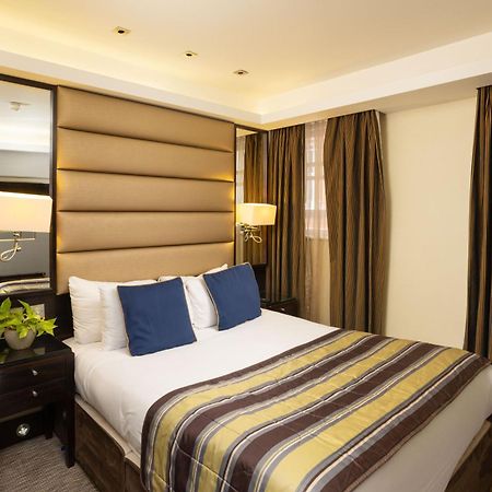 Park Grand Mayfair London Ngoại thất bức ảnh A bedroom at the hotel
