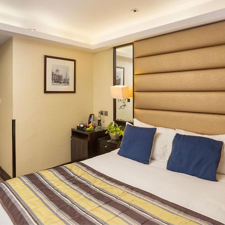Park Grand Mayfair London Ngoại thất bức ảnh A room at the hotel