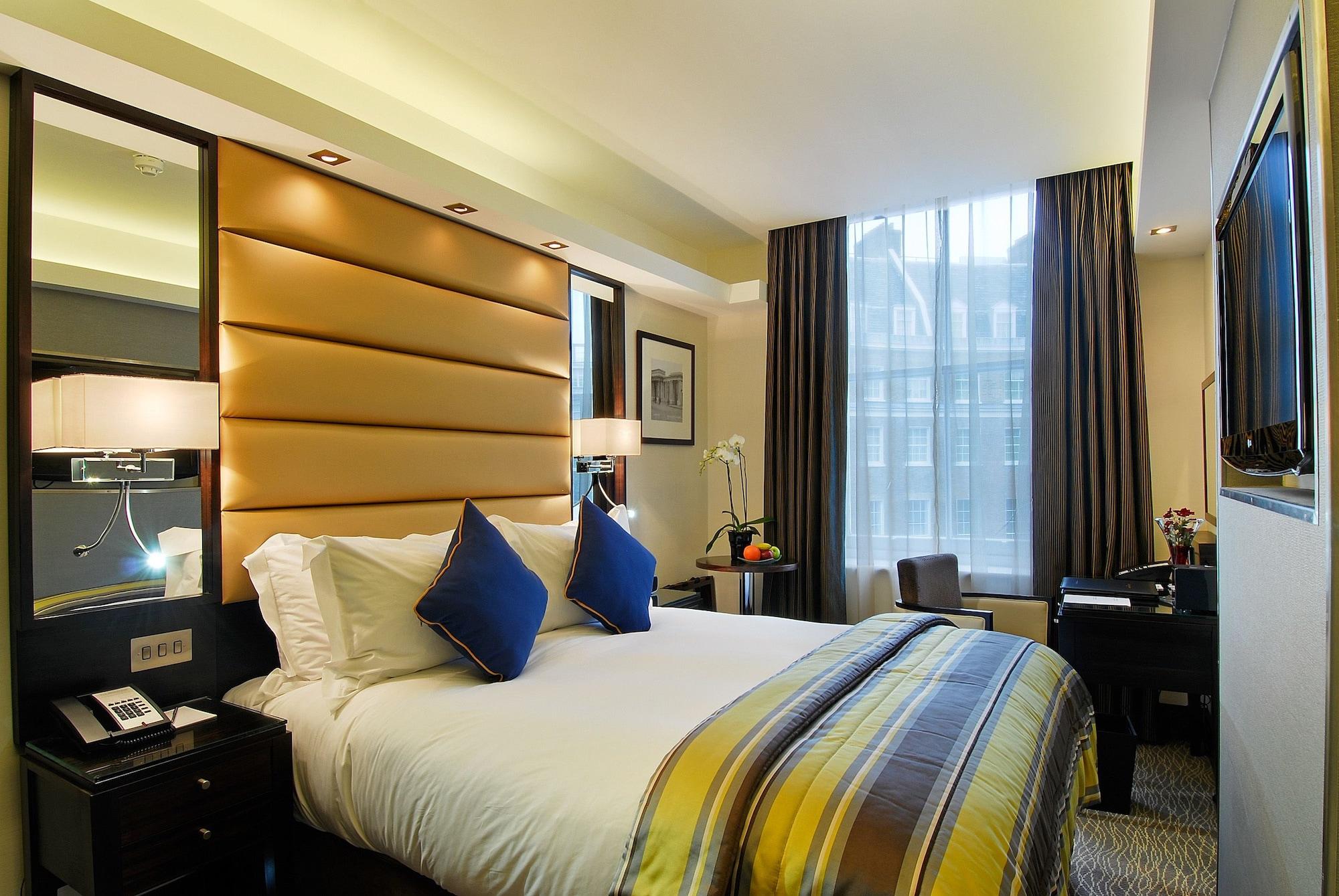 Park Grand Mayfair London Ngoại thất bức ảnh A bedroom at the hotel