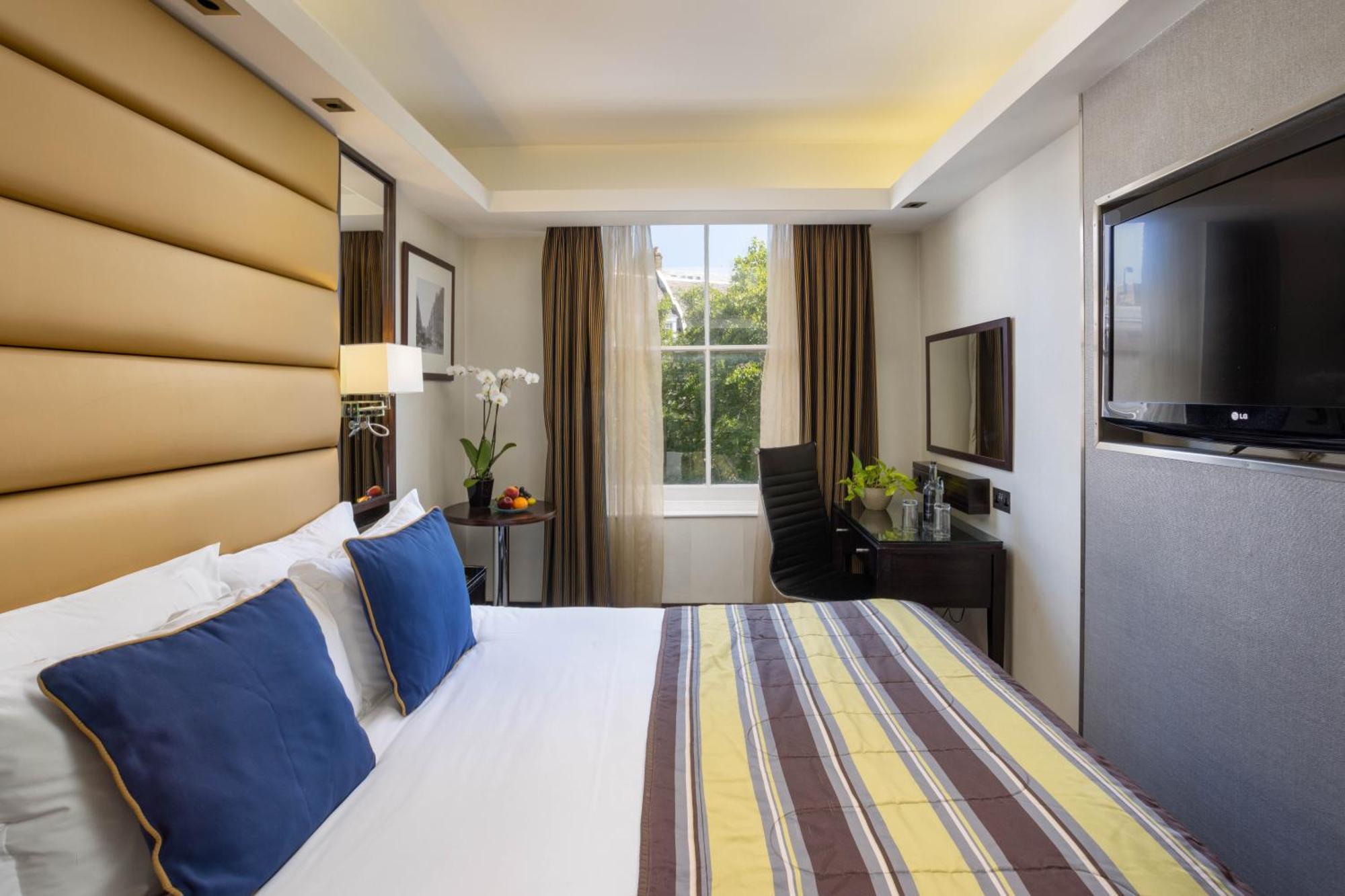 Park Grand Mayfair London Ngoại thất bức ảnh A bedroom at the hotel