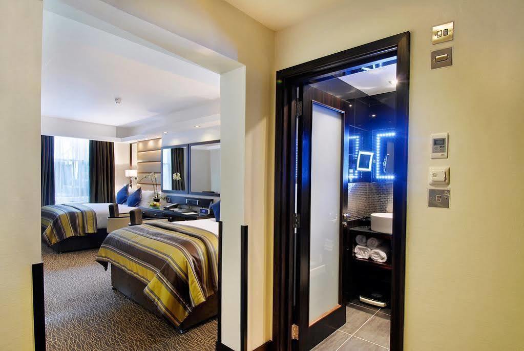 Park Grand Mayfair London Ngoại thất bức ảnh A room at the hotel