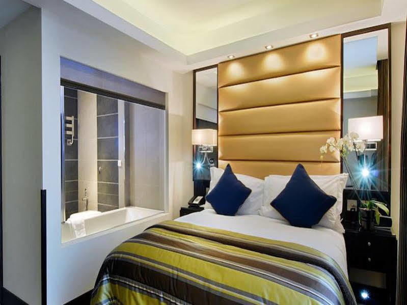 Park Grand Mayfair London Ngoại thất bức ảnh A bedroom at the hotel