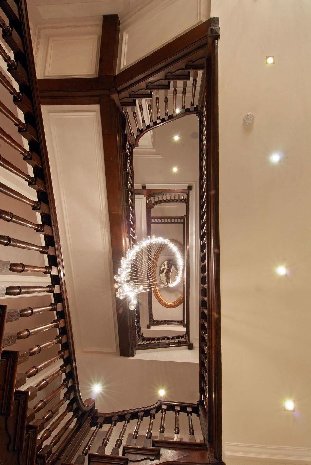 Park Grand Mayfair London Ngoại thất bức ảnh Stairwell